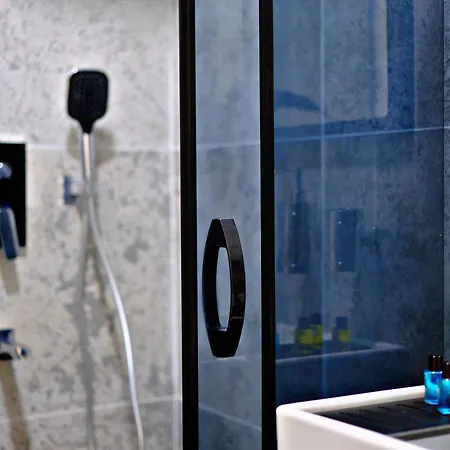 The Saint * איסטמבול